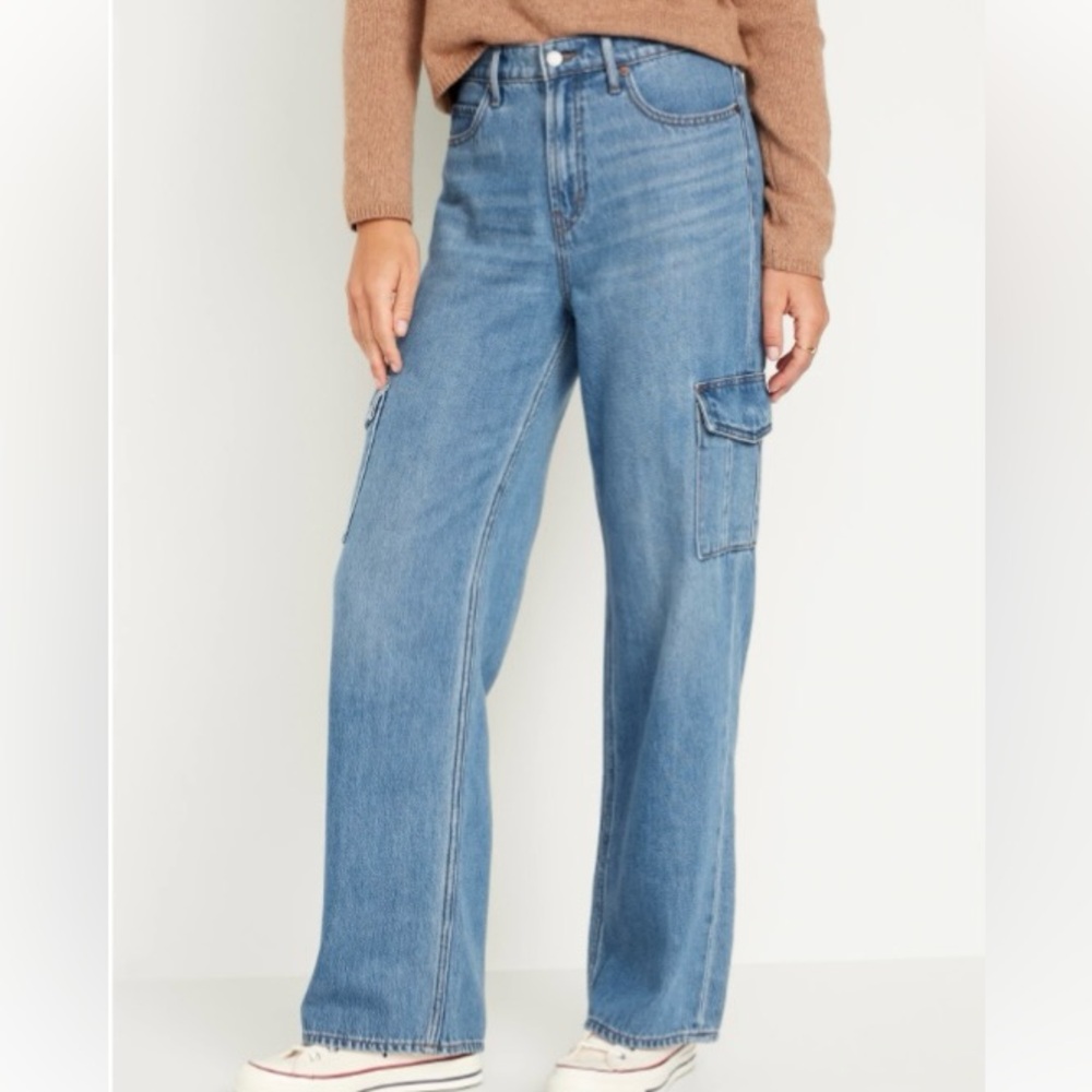 OLD NAVY- EXTRA HIGH WAISTED SKY HIGH WIDE LEG CARGO PANT